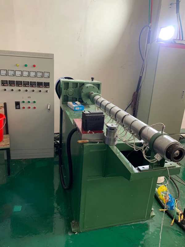 擠出機(jī)加熱圈.jpg 擠出機(jī)加熱圈.jpg